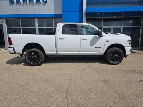 Used 2025 RAM 2500 Laramie AWD/4WD image 2