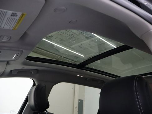 Used 2024 Lincoln Nautilus Reserve w/ Equipment Group 202A image 27