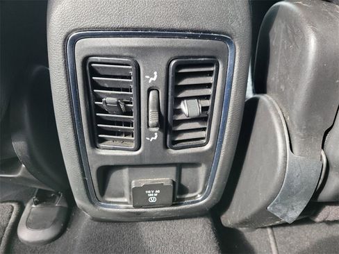 Used 2021 Jeep Grand Cherokee Laredo X image 14