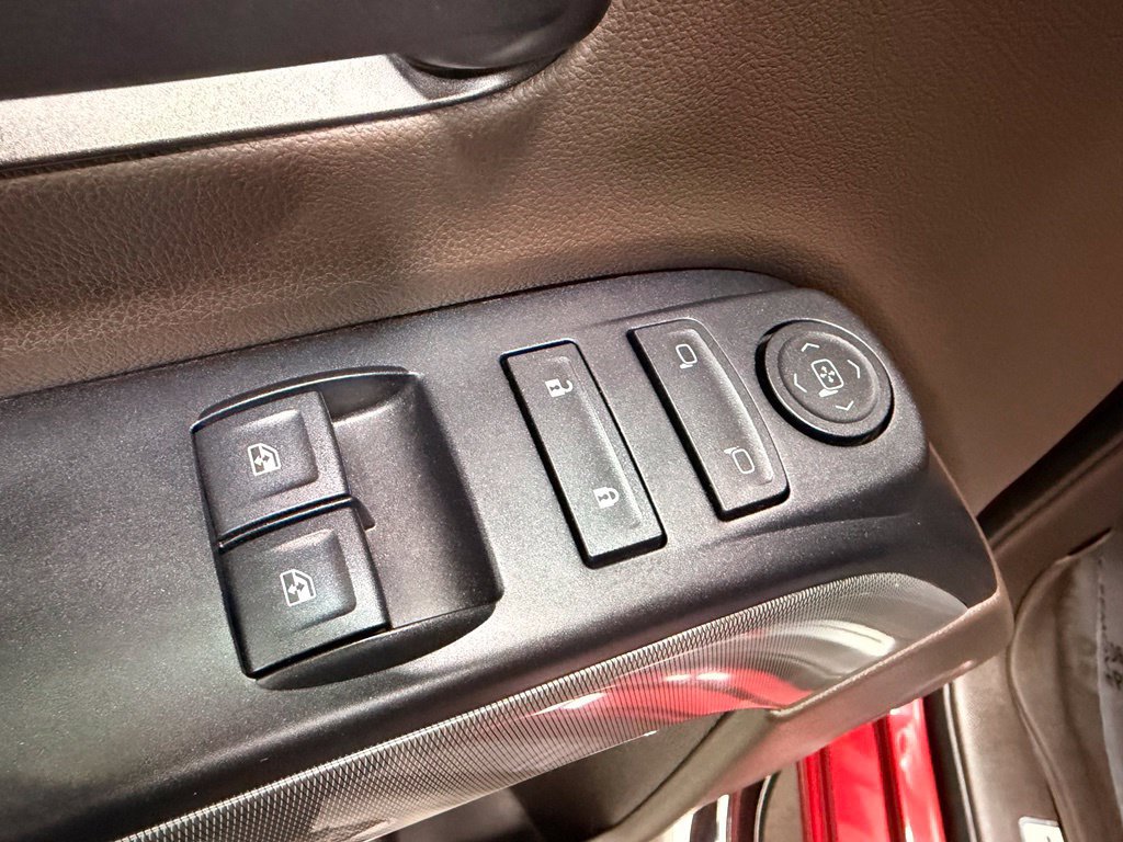 Used 2018 Chevrolet Silverado 1500 LT w/ LT Convenience Package AWD/4WD image 22