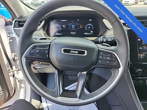 Certified 2023 Jeep Grand Cherokee Laredo image 4