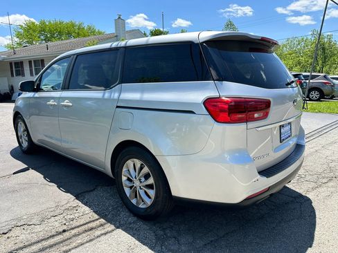 Used 2019 Kia Sedona LX FWD image 6