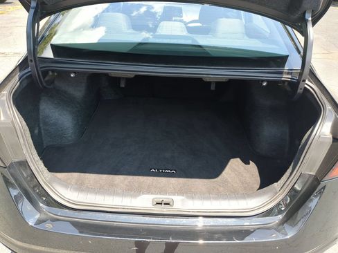 Used 2025 Nissan Altima 2.5 SV FWD image 28
