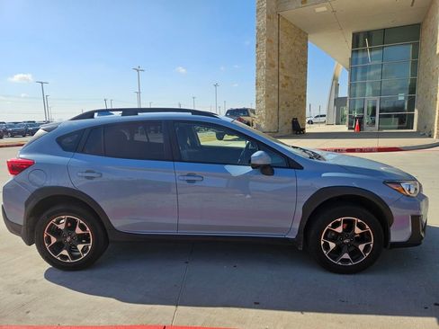 Used 2020 Subaru Crosstrek 2.0i Premium w/ Moonroof Package 2 image 6