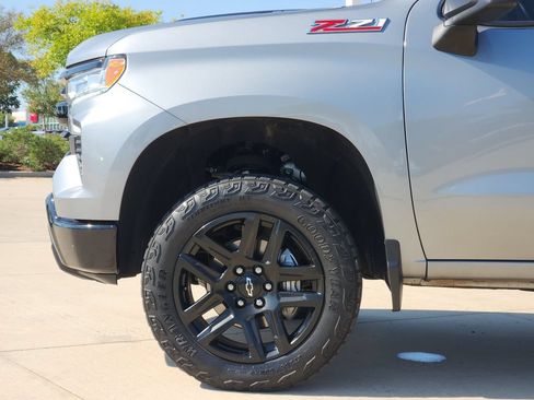 Used 2024 Chevrolet Silverado 1500 LT Trail Boss AWD/4WD image 9