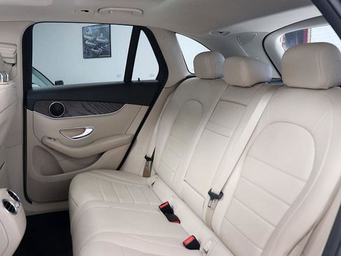 Used 2019 Mercedes-Benz GLC 300 image 17