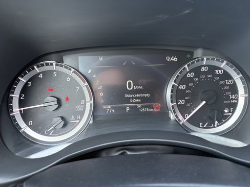 Certified 2024 Toyota Highlander XLE AWD/4WD image 3