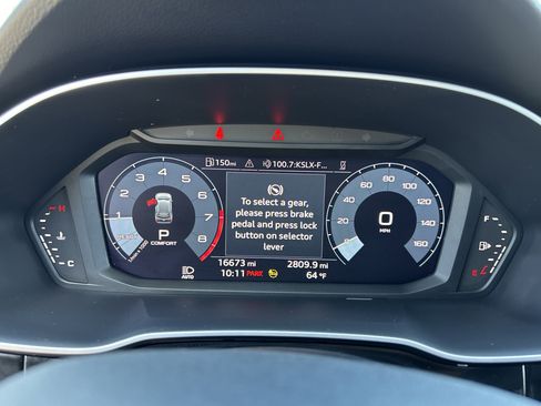 Used 2023 Audi Q3 2.0T Premium w/ Black Optic Sport Package image 29