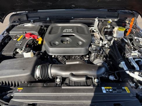 Used 2022 Jeep Wrangler Unlimited Sahara w/ Cold Weather Group image 43