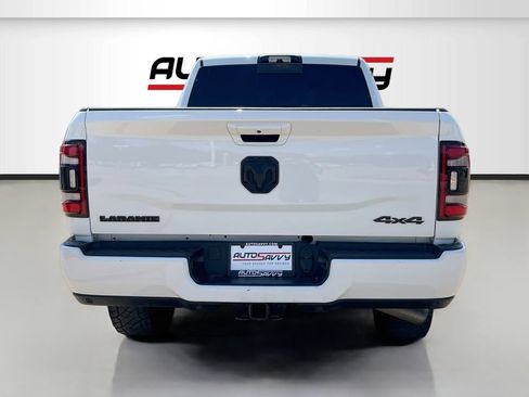 Used 2024 RAM 2500 Laramie w/ Night Edition AWD/4WD image 6