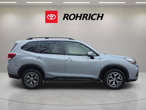 Used 2021 Subaru Forester Premium w/ Popular Package #1 image 4