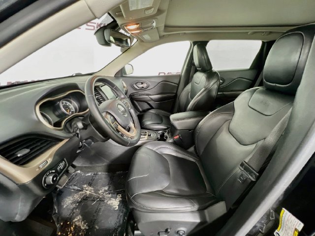 Used 2015 Jeep Cherokee Limited AWD/4WD image 10