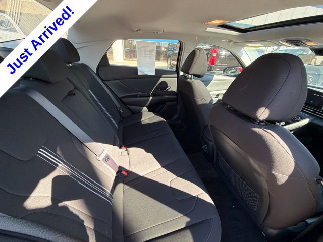 Used 2025 Hyundai Elantra SEL FWD image 30