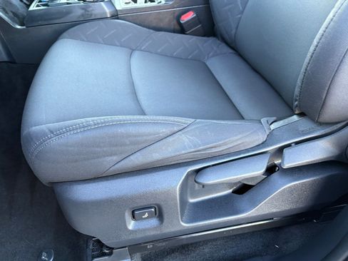 Used 2025 Toyota Tacoma SR5 image 35