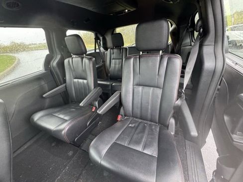 Used 2019 Dodge Grand Caravan GT image 11