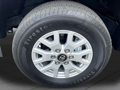Certified 2025 Toyota Tacoma SR5 AWD/4WD image 11