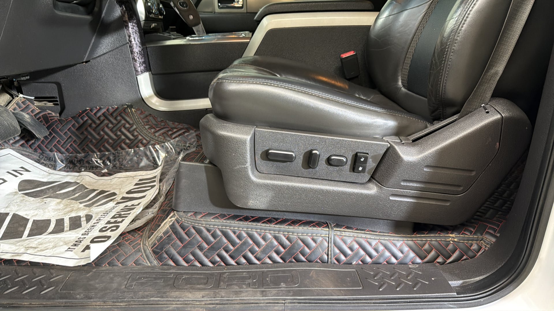 Used 2013 Ford F150 Raptor w/ Luxury Equipment Group AWD/4WD image 19