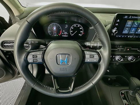 Used 2025 Honda HR-V EX-L image 11