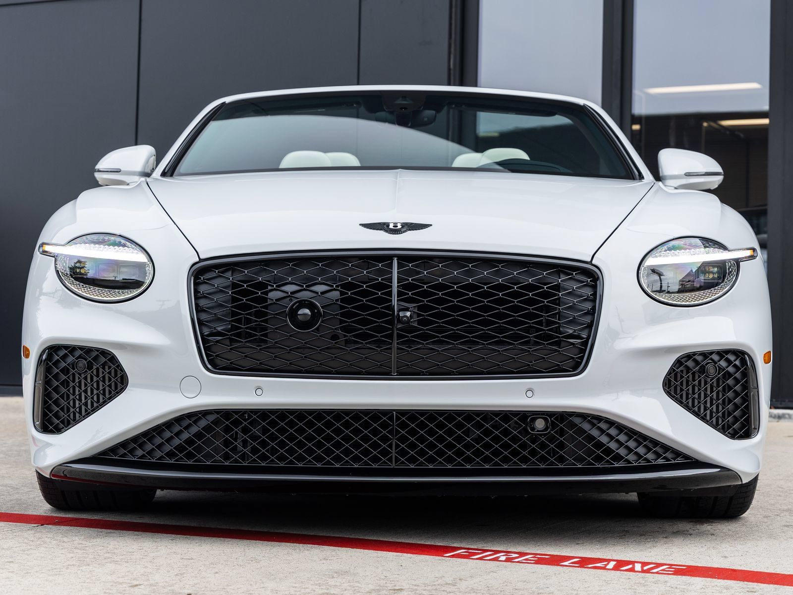 Used 2025 Bentley Continental GTC AWD/4WD image 4