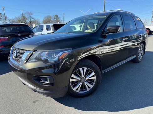 Used 2017 Nissan Pathfinder SL w/ SL Premium Package image 1