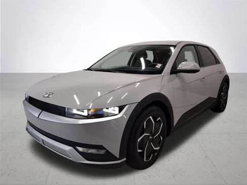 Used 2023 Hyundai Ioniq 5 SE image 2