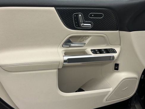 Certified 2024 Mercedes-Benz GLB 250 image 10