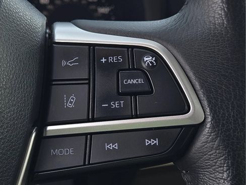 Used 2023 Toyota Sienna XLE FWD image 18