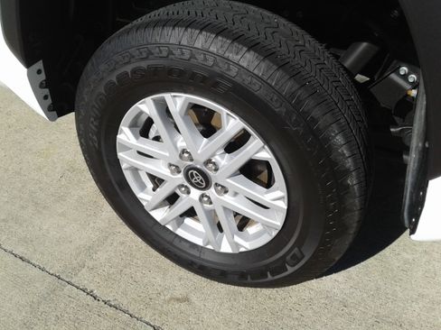 Used 2025 Toyota Tundra SR5 w/ SR5 Convenience Package image 9