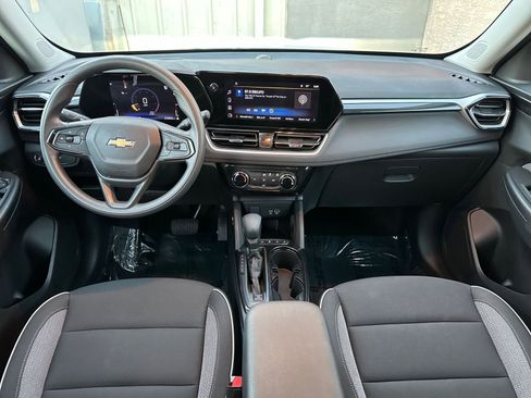 Used 2025 Chevrolet TrailBlazer LT image 31