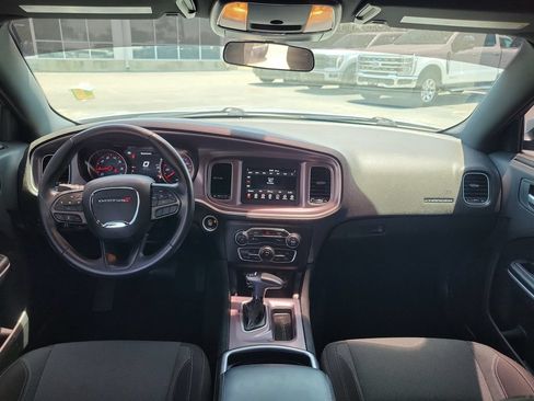 Used 2020 Dodge Charger SXT RWD image 10