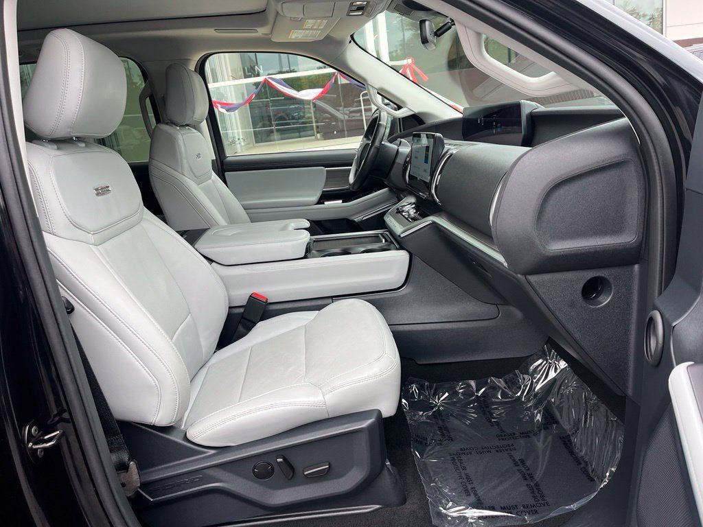 Used 2025 Ford Expedition Max Platinum w/ Driver's Package AWD/4WD image 22
