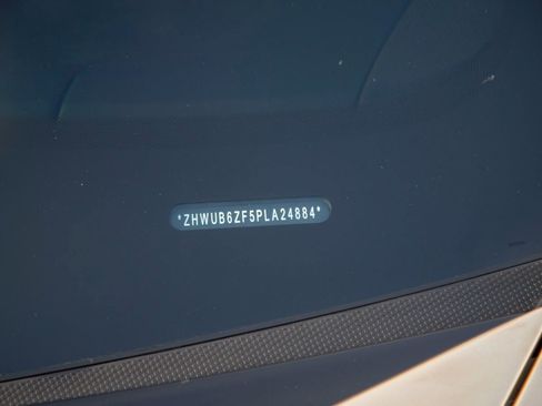 Used 2023 Lamborghini Huracan Tecnica image 28