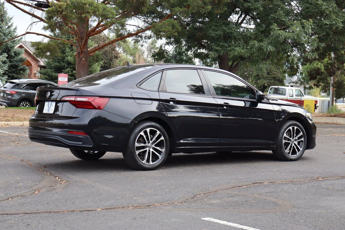 Used 2022 Volkswagen Jetta Sport FWD image 5