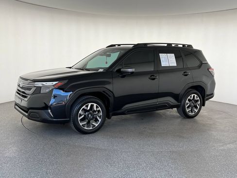 Certified 2025 Subaru Forester Premium w/ Convenience Package #2 AWD/4WD image 10