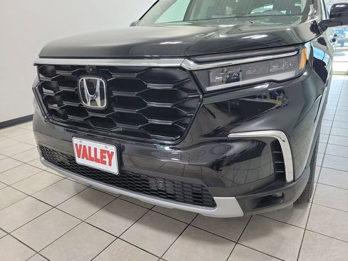 Used 2025 Honda Pilot Elite image 29