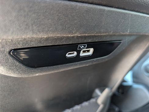 Used 2022 Chrysler Pacifica Touring-L image 16