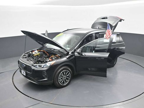 Certified 2026 Ford Escape SE w/ PHEV Premium Package FWD image 44