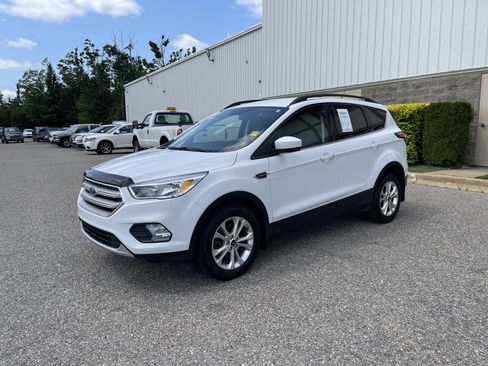 Used 2018 Ford Escape SE w/ SE SYNC Package AWD/4WD image 8