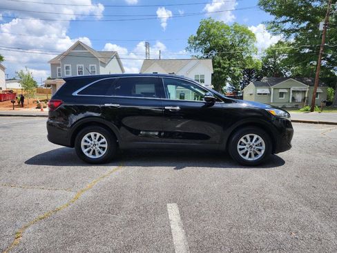 Used 2019 Kia Sorento L FWD image 17