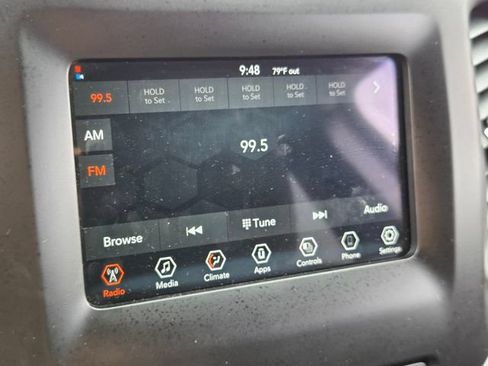 Used 2021 Jeep Cherokee Latitude FWD image 19