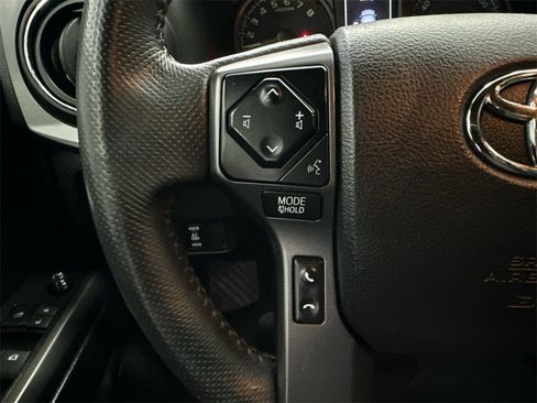 Used 2021 Toyota Tacoma TRD Off-Road image 25