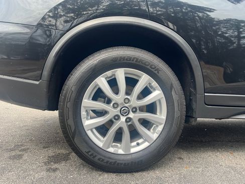 Used 2019 Nissan Rogue SV image 23