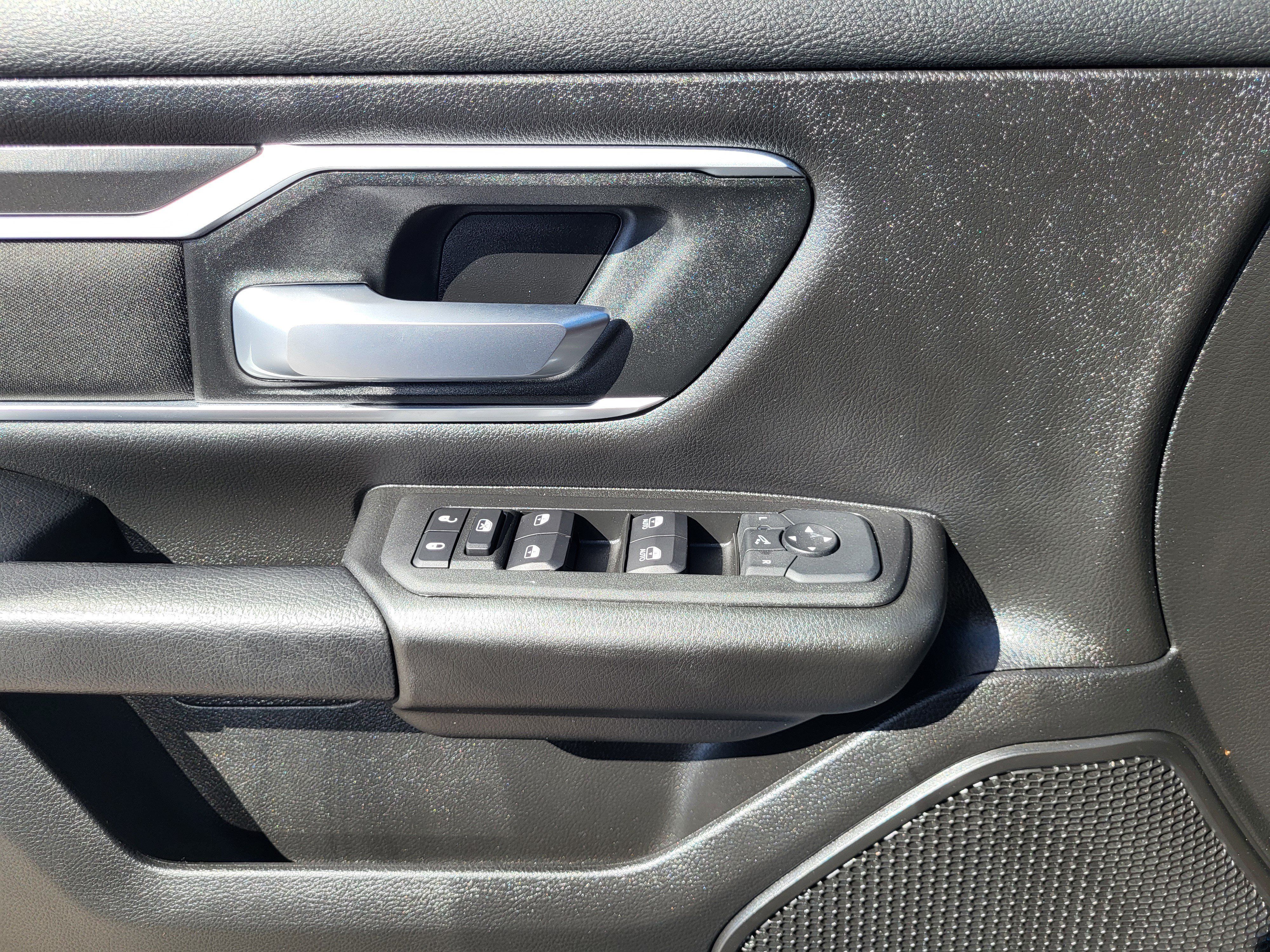 Used 2025 RAM 1500 Big Horn AWD/4WD image 24