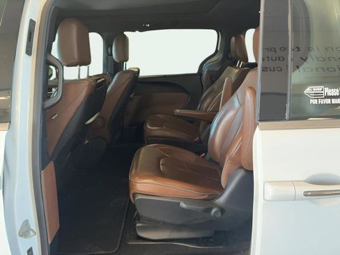 Used 2020 Chrysler Pacifica Limited w/ Advanced Safetytec Group image 9