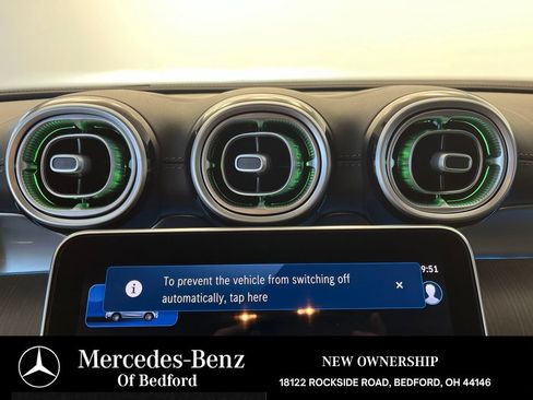 Used 2026 Mercedes-Benz GLC 300 4MATIC image 32