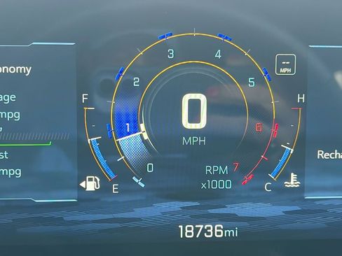 Used 2025 Chevrolet Equinox ACTIV w/ Safety and Technology Package image 18