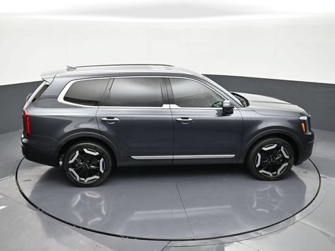Used 2024 Kia Telluride S FWD image 17