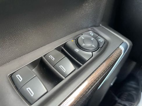 Used 2021 Chevrolet Silverado 1500 LT Trail Boss w/ Convenience Package II image 21