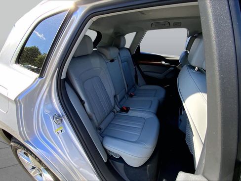 Used 2021 Audi Q5 2.0T Premium w/ Convenience Package AWD/4WD image 20