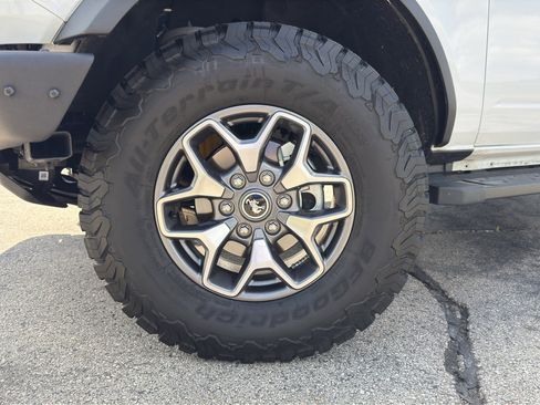 Used 2024 Ford Bronco Badlands AWD/4WD image 10